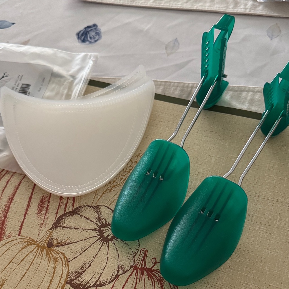Green Shoe Trees and set of 4 White Shoe Insert shapers